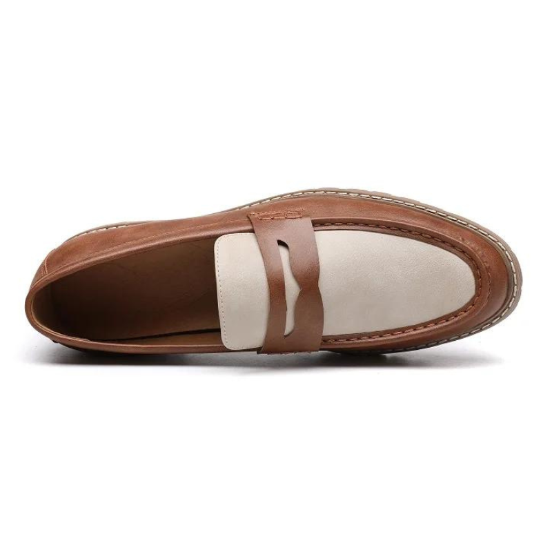 Loafer masculino  em couro confortável, modelo casual, ideal para uso diário e eventos especiais.