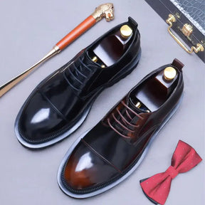 sapato masculino derby em couro na cor marrom, modelo derby, ideal para eventos especiais e uso casual.