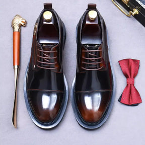 sapato masculino derby em couro na cor marrom, modelo derby, ideal para eventos especiais e uso casual.