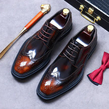 sapato masculino derby em couro na cor marrom, modelo brogue, ideal para eventos especiais e uso casual.