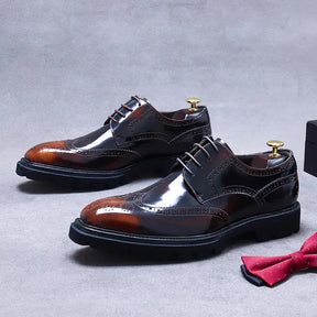 sapato masculino derby em couro na cor marrom, modelo brogue, ideal para eventos especiais e uso casual.