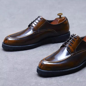 sapato social masculino derby em couro na cor marrom, modelo derby, ideal para eventos especiais e uso casual.