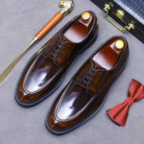 sapato social masculino derby em couro na cor marrom, modelo derby, ideal para eventos especiais e uso casual.