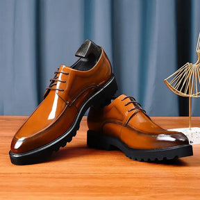 sapato social masculino derby em couro na cor marrom, modelo derby, ideal para eventos especiais e uso casual.