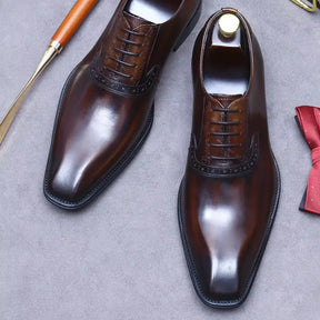 sapato masculino oxford em couro na cor marrom, modelo oxford, ideal para eventos especiais e uso casual.