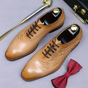 sapato masculino oxford em couro na cor marrom claro, modelo oxford, ideal para eventos especiais e uso casual.